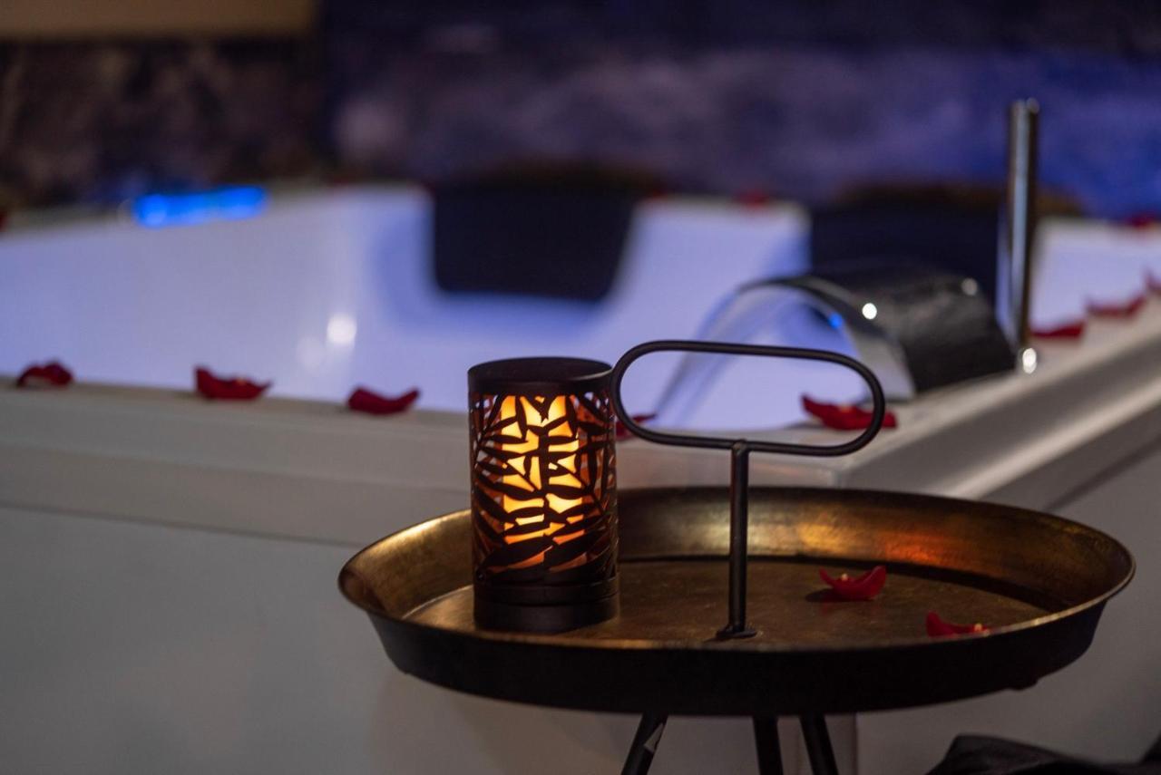 Love Suites & Spa "Le Loft" Avec Jacuzzi Privatif Medis Ngoại thất bức ảnh