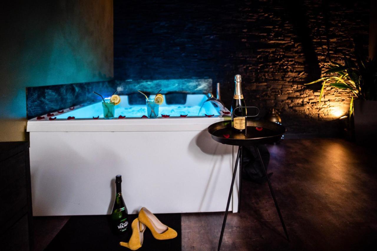 Love Suites & Spa "Le Loft" Avec Jacuzzi Privatif Medis Ngoại thất bức ảnh