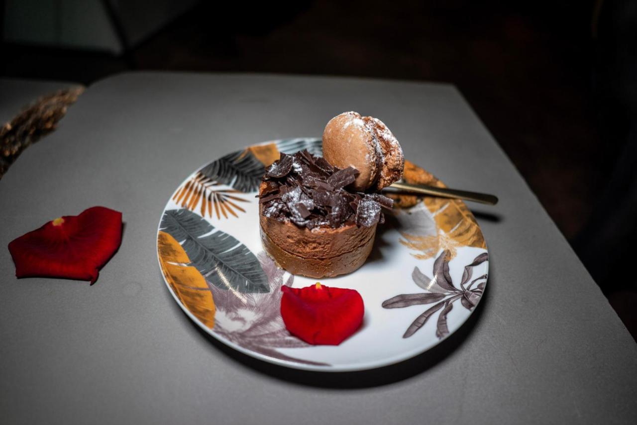 Love Suites & Spa "Le Loft" Avec Jacuzzi Privatif Medis Ngoại thất bức ảnh