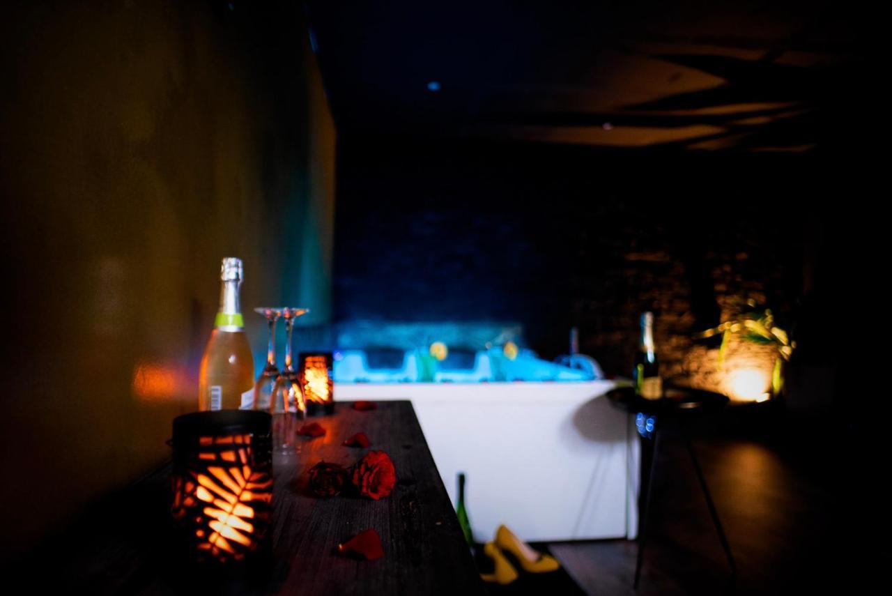 Love Suites & Spa "Le Loft" Avec Jacuzzi Privatif Medis Ngoại thất bức ảnh